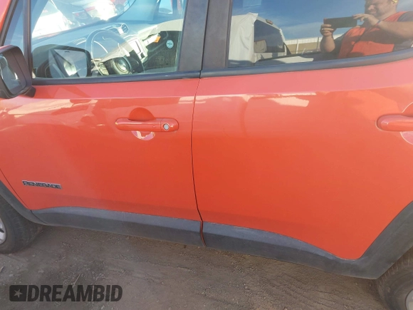 2017 Jeep Renegade Altitude with VIN ZACCJBBB7HPF73083, listed as a IAAI auction lot 41114187 with 1 mi miles. Bid and sale history available at carsss.com. Image 14.