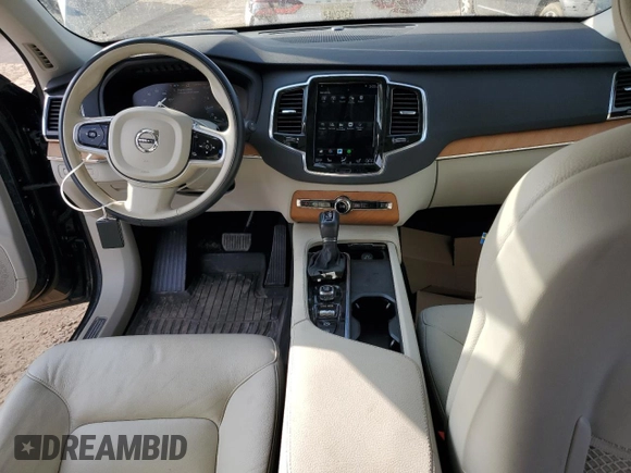 2021 Volvo XC90 Momentum with VIN YV4A221K0M1710832, listed as a Copart auction lot 82125624 with 47,023 mi miles and Salvage Title. Bid and sale history available at carsss.com. Image 8.