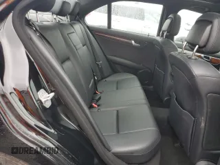 2011 Mercedes-Benz C 300 Sport z VIN WDDGF8BB3BR166303, wystawiony jako Copart lot #57114595 z przebiegiem 104 918 mil mil oraz Tytuł czysty. Historia ofert i sprzedaży dostępna na DreamBid. Obrazek 10.