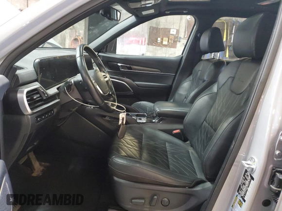 2024 Kia Telluride EX X-Line z VIN 5XYP3DGC3RG427452, wystawiony jako Copart lot #55381405 z przebiegiem 21 614 mil mil oraz Szkody całkowita. Historia ofert i sprzedaży dostępna na DreamBid. Obrazek 7.