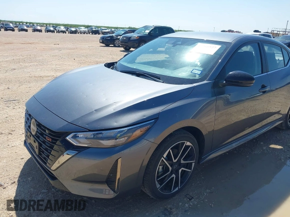 2025 Nissan Sentra SR z VIN 3N1AB8DV8SY309598, wystawiony jako IAAI lot #42460527 z przebiegiem 3 690 mil mil oraz . Historia ofert i sprzedaży dostępna na DreamBid. Obrazek 6.