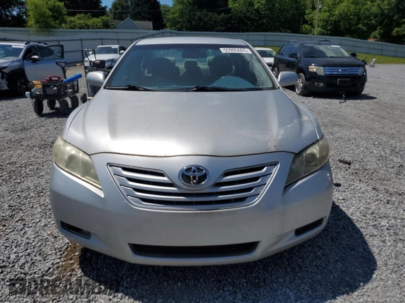 2008 Toyota Camry LE z VIN 4T1BE46KX8U755618, wystawiony jako Copart lot #55995605 z przebiegiem 190 901 mil mil oraz Czysty tytuł • Clean title. Historia ofert i sprzedaży dostępna na DreamBid. Obrazek 5.
