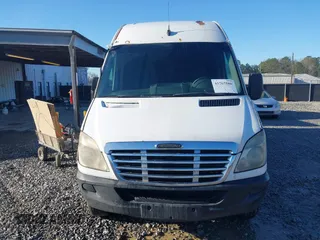 2007 Freightliner Sprinter with VIN WDYPE845875167020, listed as a IAAI auction lot 41767586 with 90,600 mi miles and . Bid and sale history available at DreamBid. Image 12.