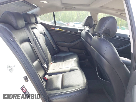 2014 Kia Cadenza Limited with VIN KNALN4D70E5146919, listed as a IAAI auction lot 41943135 with 167,450 mi miles. Bid and sale history available at carsss.com. Image 8.