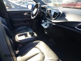 2020 Chrysler Pacifica Launch Edition with VIN 2C4RC3BG1LR123861, listed as a IAAI auction lot 41294790 with 56,007 mi miles and . Bid and sale history available at DreamBid. Image 5.