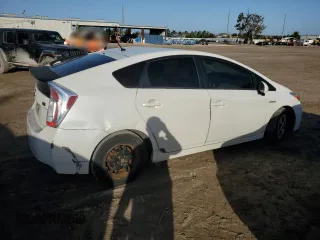 2014 Toyota Prius Four with VIN JTDKN3DU2E0386002, listed as a Copart auction lot 77109284 with 180,335 mi miles and Salvage Title. Bid and sale history available at DreamBid. Image 3.