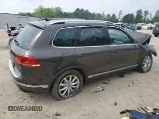 2016 Volkswagen Touareg Sport z VIN WVGEF9BP3GD013102, wystawiony jako Copart lot #53333375 z przebiegiem Nie podano mil oraz Szkoda całkowita • Salvage title. Historia ofert i sprzedaży dostępna na DreamBid. Obrazek 3.
