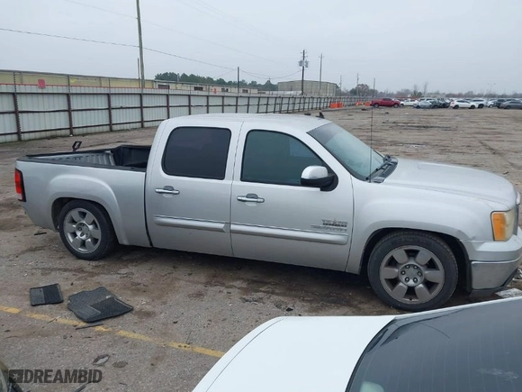 2011 GMC Sierra 1500 SLE with VIN 3GTP1VE03BG167260, listed as a IAAI auction lot 41421749 with 207,341 mi miles. Bid and sale history available at carsss.com. Image 13.