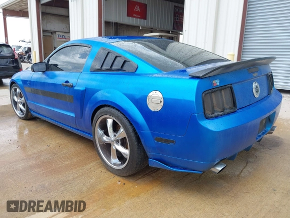 2007 Ford Mustang GT Deluxe with VIN 1ZVHT82HX75237407, listed as a IAAI auction lot 42582107 with 228,630 mi miles and . Bid and sale history available at DreamBid. Image 3.