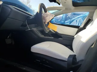2024 Tesla Model 3 z VIN 5YJ3E1EA9RF868731, wystawiony jako Copart lot #58517675 z przebiegiem Nie podano mil oraz Nie do naprawy. Historia ofert i sprzedaży dostępna na DreamBid. Obrazek 7.