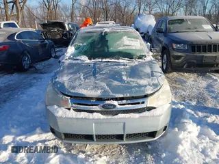 2009 Ford Focus SE z VIN 1FAHP35N79W262568, wystawiony jako IAAI lot #41288346 z przebiegiem 138 902 mil mil oraz . Historia ofert i sprzedaży dostępna na DreamBid. Obrazek 12.
