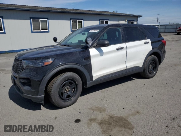 2022 Ford Police Interceptor Utility z VIN 1FM5K8AW7NNA10855, wystawiony jako Copart lot #49715495 z przebiegiem 49 764 mil mil oraz Szkody całkowita. Historia ofert i sprzedaży dostępna na DreamBid. Obrazek 1.