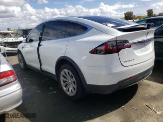 2018 Tesla Model X 75D with VIN 5YJXCAE23JF091452, listed as a Copart auction lot 43819833 with 57,592 mi miles. Bid and sale history available at carsss.com. Image 2.