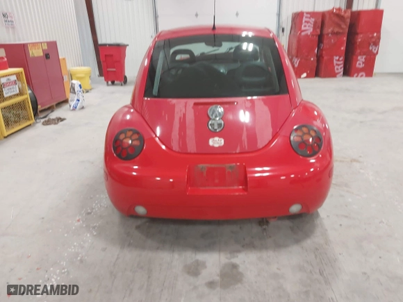 1999 Volkswagen New Beetle GLS with VIN 3VWCC21C1XM444985, listed as a IAAI auction lot 41209953 with 175,946 mi miles. Bid and sale history available at carsss.com. Image 17.