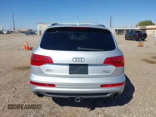 2015 Audi Q7 3.0T S line Prestige with VIN WA1DGAFE7FD010381, listed as a IAAI auction lot 40497702 with 167,046 mi miles. Bid and sale history available at carsss.com. Image 17.