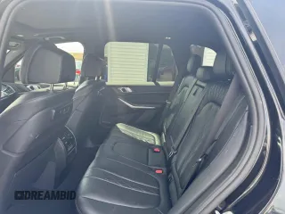 2019 BMW X5 xDrive40i z VIN 5UXCR6C58KLL13486, wystawiony jako Copart lot #59091415 z przebiegiem 152 342 mil mil oraz Tytuł czysty. Historia ofert i sprzedaży dostępna na DreamBid. Obrazek 6.