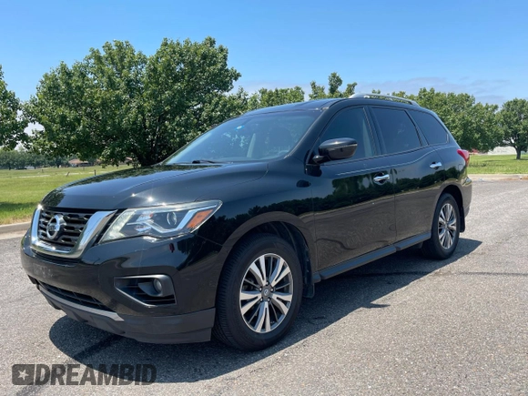 2017 Nissan Pathfinder SV z VIN 5N1DR2MN7HC694474, wystawiony jako Copart lot #59940715 z przebiegiem 136 706 mil mil oraz Czysty tytuł • Clean title. Historia ofert i sprzedaży dostępna na DreamBid. Obrazek 2.