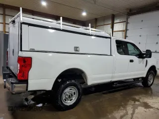 2021 Ford F-250 XL with VIN 1FT7X2B65MEC11811, listed as a Copart auction lot 43934155 with 110,725 mi miles and Clean title. Bid and sale history available at DreamBid. Image 3.