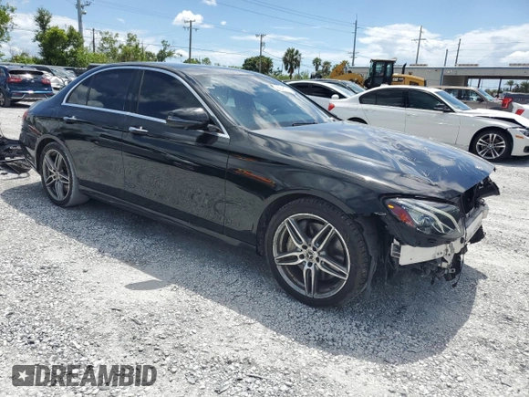 2019 Mercedes-Benz E 450 z VIN WDDZF6JB3KA515912, wystawiony jako Copart lot #56848545 z przebiegiem 78 582 mil mil oraz Nie do naprawy • Non repairable. Historia ofert i sprzedaży dostępna na DreamBid. Obrazek 4.