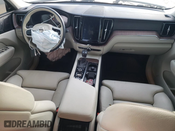 2020 Volvo XC60 Inscription with VIN YV4102DL0L1590426, listed as a Copart auction lot 83150784 with 49,154 mi miles and Salvage title. Bid and sale history available at DreamBid. Image 8.