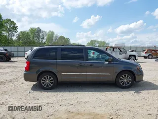 2016 Chrysler Town & Country S with VIN 2C4RC1HG4GR271360, listed as a IAAI auction lot 42114489 with 140,439 mi miles. Bid and sale history available at carsss.com. Image 13.