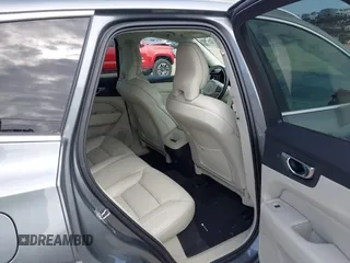2020 Volvo XC60 Momentum z VIN YV4102DK4L1535758, wystawiony jako IAAI lot #41783535 z przebiegiem 34 112 mil mil oraz . Historia ofert i sprzedaży dostępna na DreamBid. Obrazek 8.