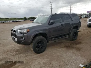 2018 Toyota 4Runner SR5 z VIN JTEBU5JR0J5542125, wystawiony jako Copart lot #57633255 z przebiegiem 45 474 mil mil oraz Szkoda całkowita • Salvage title. Historia ofert i sprzedaży dostępna na DreamBid. Obrazek 1.