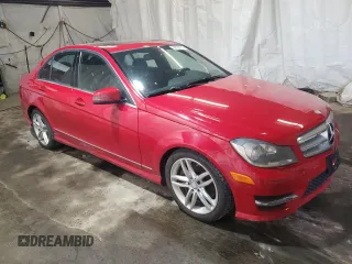 2013 Mercedes-Benz C 300 Sport z VIN WDDGF8AB6DR262303, wystawiony jako Copart lot #58726115 z przebiegiem 130 571 mil mil oraz Czysty tytuł • Clean title. Historia ofert i sprzedaży dostępna na DreamBid. Obrazek 4.