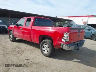 2007 Chevrolet Silverado 1500 LT w/2LT with VIN 2GCEC19J971669428, listed as a IAAI auction lot 41681937 with 243,059 mi miles. Bid and sale history available at carsss.com. Image 3.