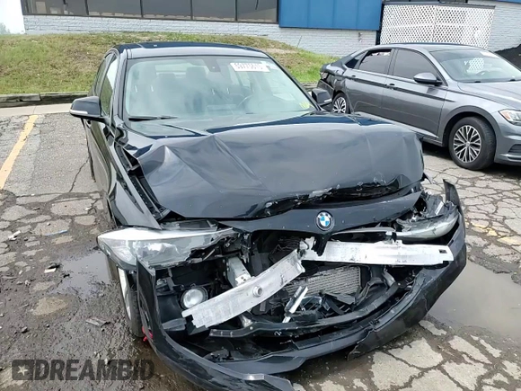 2013 BMW 3 Series 320i xDrive с VIN WBA3C3C5XDF980060, выставлен на аукционе Copart как лот 59775615 с пробегом 302 139 миль миль и Чистый • Clean title. История ставок и продаж доступна на DreamBid. Изображение 13.