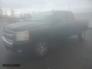 2010 Chevrolet Silverado 1500 LT with VIN 1GCSKSE31AZ128570, listed as a Copart auction lot 50063485 with 200,814 mi miles and Salvage Title. Bid and sale history available at carsss.com. Image 1.