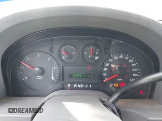 2005 Ford Freestar SE z VIN 2FMZA51685BA03136, wystawiony jako IAAI lot #41677029 z przebiegiem 220 511 mil mil oraz . Historia ofert i sprzedaży dostępna na DreamBid. Obrazek 7.