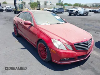 2010 Mercedes-Benz E 350 with VIN WDDKJ5GB4AF015776, listed as a IAAI auction lot 42650318 with 118,982 mi miles and . Bid and sale history available at DreamBid. Image 1.