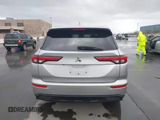 2022 Mitsubishi Outlander SE z VIN JA4J3UA87NZ059213, wystawiony jako IAAI lot #41723525 z przebiegiem 41 610 mil mil oraz . Historia ofert i sprzedaży dostępna na DreamBid. Obrazek 17.