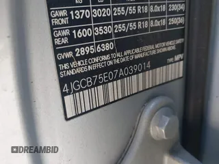 2007 Mercedes-Benz R 5.0L with VIN 4JGCB75E07A039014, listed as a IAAI auction lot 42153844 with 110,743 mi miles. Bid and sale history available at carsss.com. Image 9.