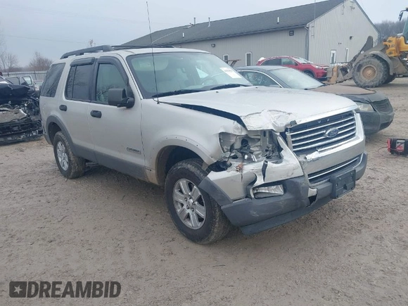 2006 Ford Explorer XLT with VIN 1FMEU73E96ZA24422, listed as a IAAI auction lot 41634581 with 158,475 mi miles. Bid and sale history available at carsss.com. Image 1.