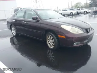 2004 Lexus ES 330 with VIN JTHBA30G845000162, listed as a IAAI auction lot 41952196 with 220,575 mi miles. Bid and sale history available at carsss.com. Image 1.