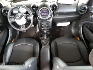 2016 MINI Countryman S z VIN WMWZC3C57GWT08472, wystawiony jako Copart lot #49286315 z przebiegiem 70 378 mil mil oraz Szkoda całkowita • Salvage title. Historia ofert i sprzedaży dostępna na DreamBid. Obrazek 8.