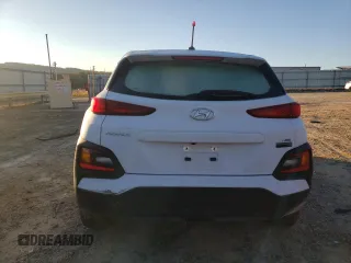 2021 Hyundai Kona SE z VIN KM8K1CAA8MU657962, wystawiony jako Copart lot #49320805 z przebiegiem 84 977 mil mil oraz Szkoda całkowita • Salvage title. Historia ofert i sprzedaży dostępna na DreamBid. Obrazek 6.