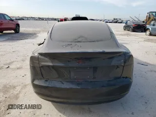 2022 Tesla Model 3 Long Range z VIN 5YJ3E1EBXNF229342, wystawiony jako Copart lot #50171085 z przebiegiem 66 009 mil mil oraz Szkoda całkowita • Salvage title. Historia ofert i sprzedaży dostępna na DreamBid. Obrazek 6.