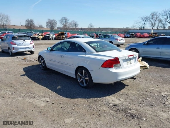 2013 Volvo C70 T5 with VIN YV1672MC2DJ137263, listed as a IAAI auction lot 41834316 with NaN miles. Bid and sale history available at carsss.com. Image 3.