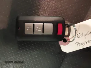 2022 Mitsubishi Eclipse Cross SE z VIN JA4ATWAAXNZ057521, wystawiony jako IAAI lot #41359901 z przebiegiem 60 227 mil mil oraz . Historia ofert i sprzedaży dostępna na DreamBid. Obrazek 11.