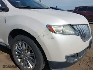 2011 Lincoln MKX with VIN 2LMDJ8JK5BBJ18060, listed as a IAAI auction lot 41932535 with 136,717 mi miles. Bid and sale history available at carsss.com. Image 6.