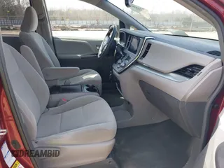 2017 Toyota Sienna LE with VIN 5TDJZ3DC7HS171384, listed as a IAAI auction lot 41715969 with 113,411 mi miles. Bid and sale history available at carsss.com. Image 5.
