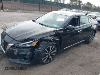 2019 Nissan Altima 2.5 Platinum with VIN 1N4BL4FW1KC127673, listed as a IAAI auction lot 41773674 with 30,713 mi miles. Bid and sale history available at carsss.com. Image 14.