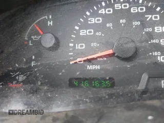 2005 Ford Excursion Eddie Bauer z VIN 1FMNU44L05ED40163, wystawiony jako IAAI lot #41989162 z przebiegiem 416 163 mil mil oraz . Historia ofert i sprzedaży dostępna na DreamBid. Obrazek 7.