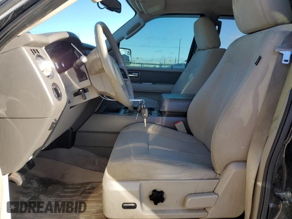 2012 Ford Expedition XLT z VIN 1FMJU1J54CEF49213, wystawiony jako Copart lot #52355995 z przebiegiem 191 849 mil mil oraz Czysty tytuł • Clean title. Historia ofert i sprzedaży dostępna na DreamBid. Obrazek 7.