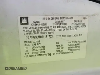 2005 Chevrolet Express Passenger z VIN 1GAHG35U051181753, wystawiony jako IAAI lot #42074333 z przebiegiem 335 090 mil mil oraz . Historia ofert i sprzedaży dostępna na DreamBid. Obrazek 9.