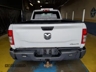 2022 Ram 2500 Tradesman z VIN 3C6UR5HJ9NG298656, wystawiony jako Copart lot #57645875 z przebiegiem 100 101 mil mil oraz Czysty tytuł • Clean title. Historia ofert i sprzedaży dostępna na DreamBid. Obrazek 6.