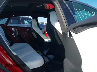 2018 Tesla Model S 75D z VIN 5YJSA1E22JF291433, wystawiony jako IAAI lot #42316194 z przebiegiem 59 143 mil mil oraz . Historia ofert i sprzedaży dostępna na DreamBid. Obrazek 8.